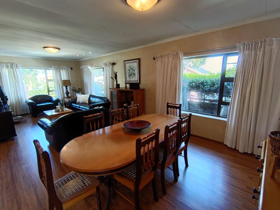 3 Bedroom Property for Sale in Wavecrest Eastern Cape